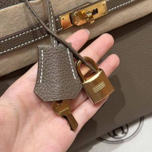 Hermès Birkin 25 Bag Handmade Togo Calfskin Leather Gold Hardware 18 Etoupe - Image 3