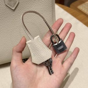 Hermès Birkin 25 Bag Handmade Togo Calfskin Leather Silver Hardware 10 Craie - Image 3