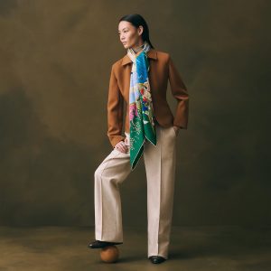 Hermès Flagship Shawl 140 70% Cashmere 30% Silk H244091S 08 - Image 3