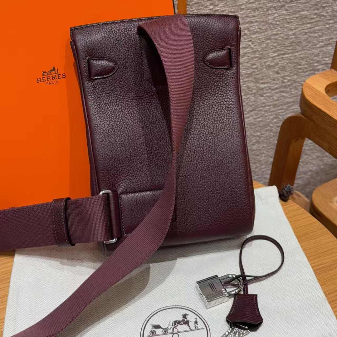 Hermès Hac a Dos PM Backpack Handmade In Togo Calfskin Leather Silver Hardware 0G Rouge Seller - Image 2