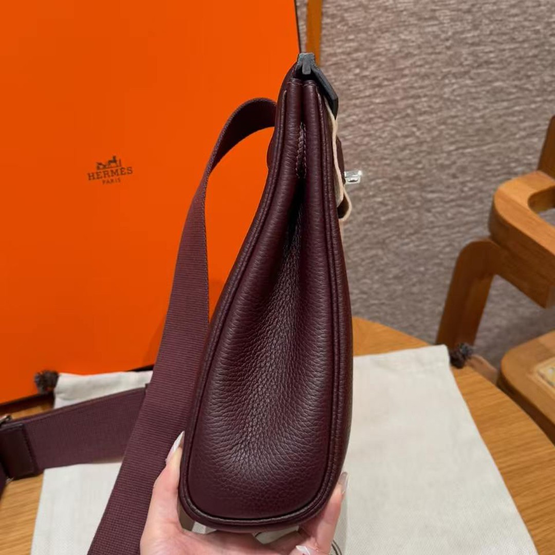 Hermès Hac a Dos PM Backpack Handmade In Togo Calfskin Leather Silver Hardware 0G Rouge Seller - Image 14