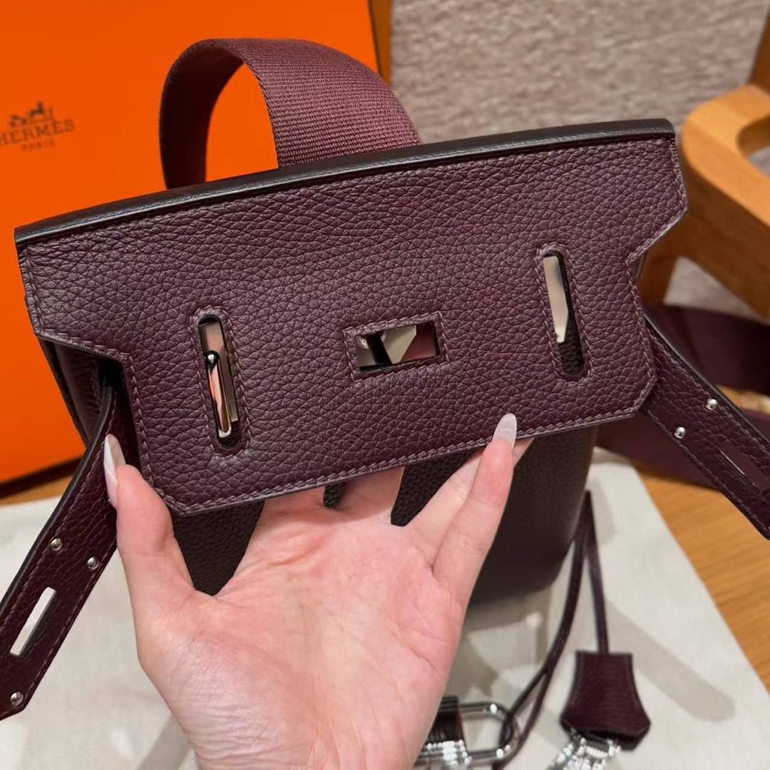 Hermès Hac a Dos PM Backpack Handmade In Togo Calfskin Leather Silver Hardware 0G Rouge Seller - Image 12