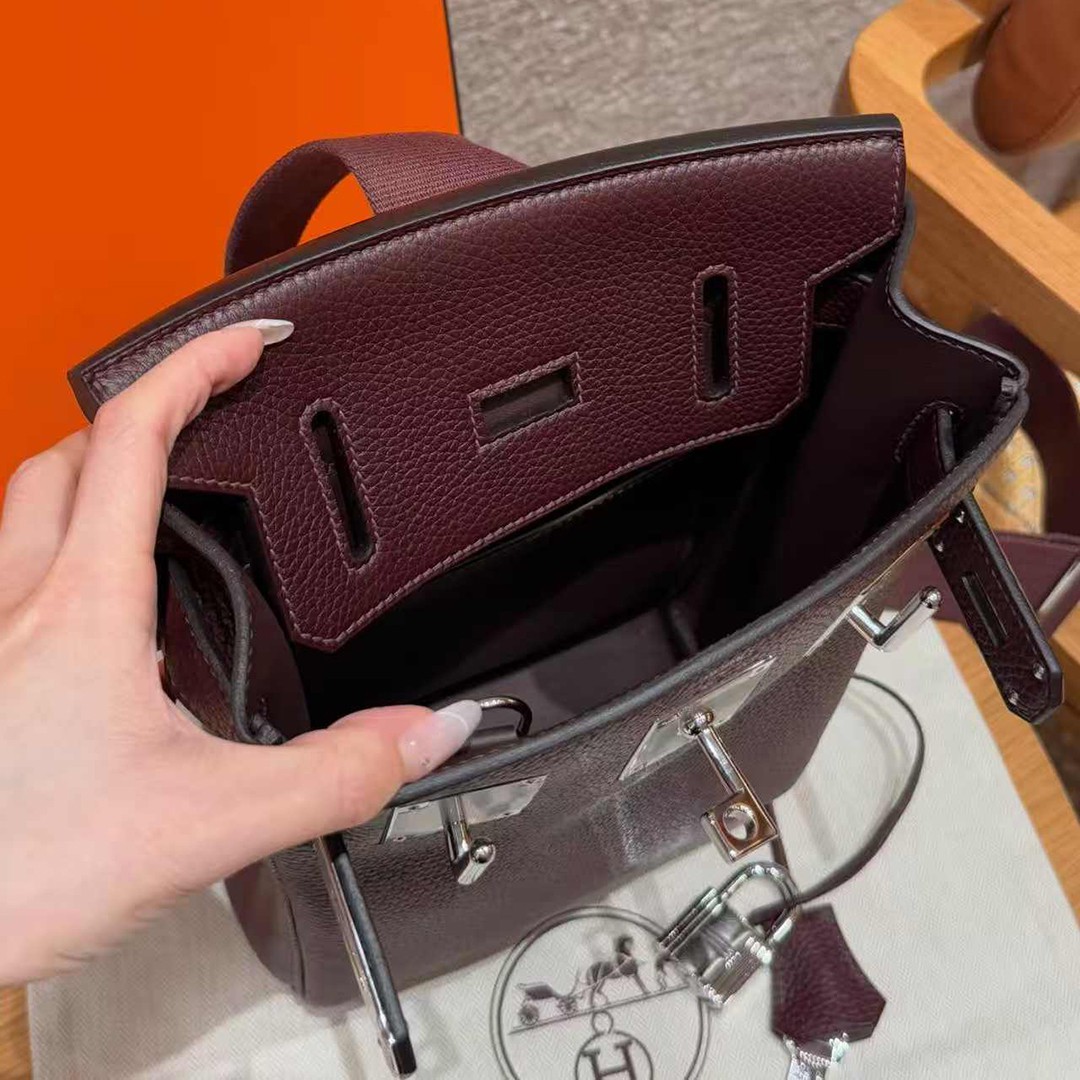 Hermès Hac a Dos PM Backpack Handmade In Togo Calfskin Leather Silver Hardware 0G Rouge Seller - Image 10