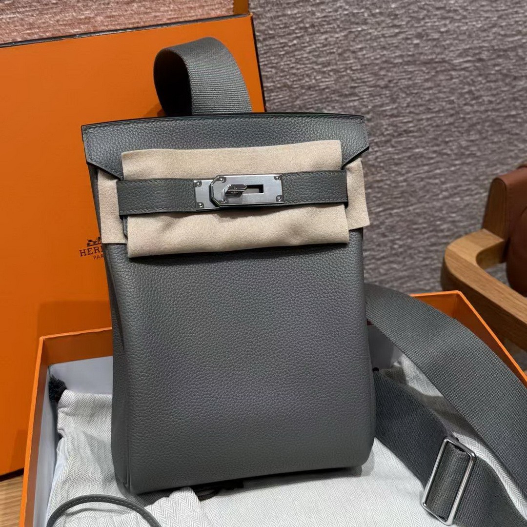 Hermès Hac a Dos PM Backpack Handmade In Togo Calfskin Leather Silver Hardware 0L Girs Meyer