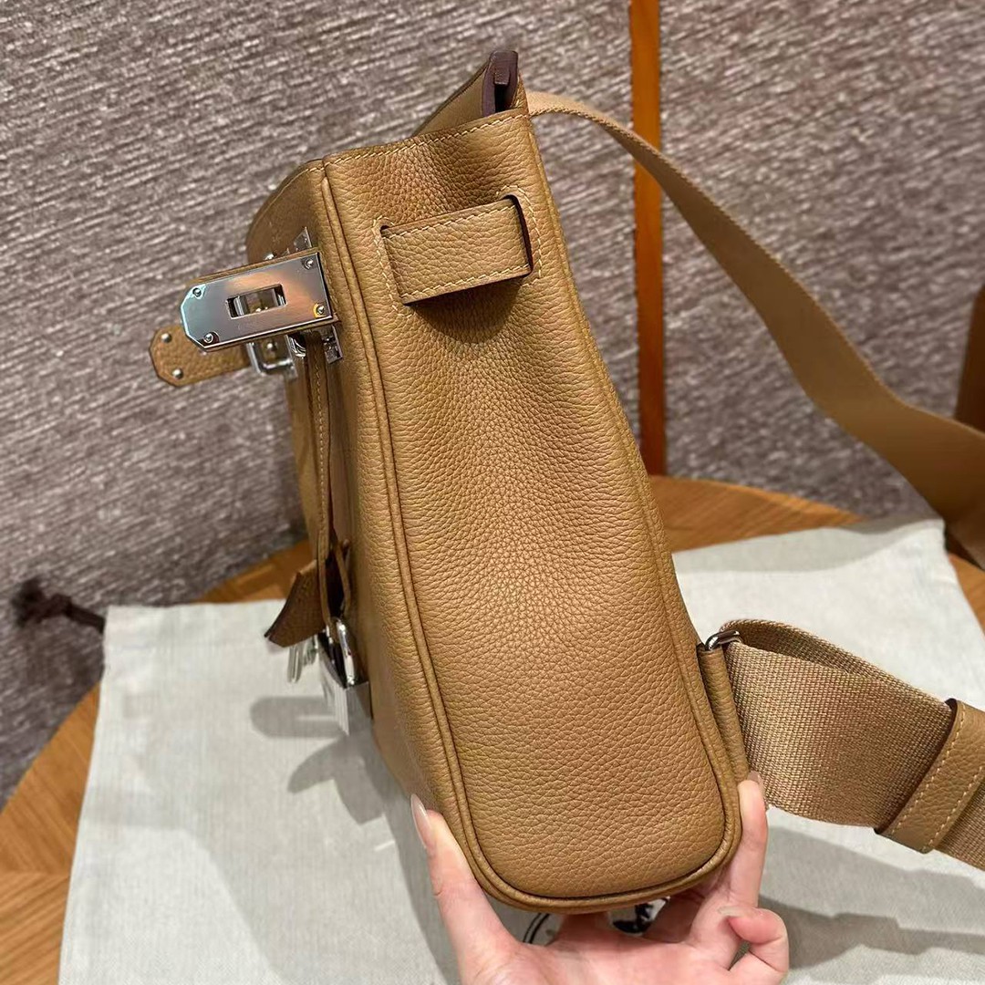 Hermès Hac a Dos PM Backpack Handmade In Togo Calfskin Leather Silver Hardware 0M Chai - Image 3