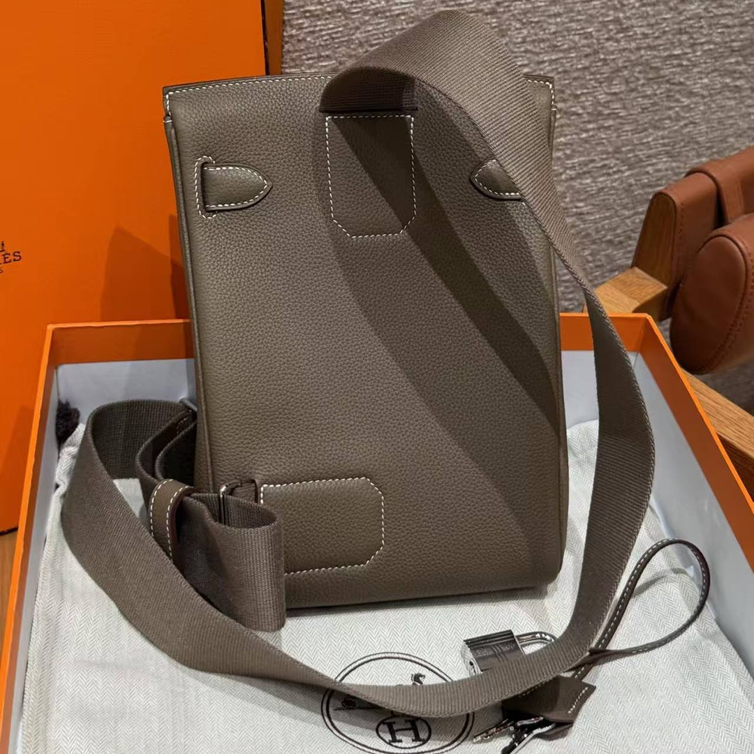 Hermès Hac a Dos PM Backpack Handmade In Togo Calfskin Leather Silver Hardware 18 Etoupe - Image 2