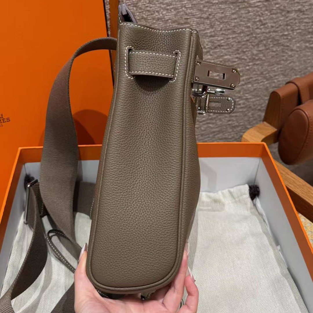 Hermès Hac a Dos PM Backpack Handmade In Togo Calfskin Leather Silver Hardware 18 Etoupe - Image 12