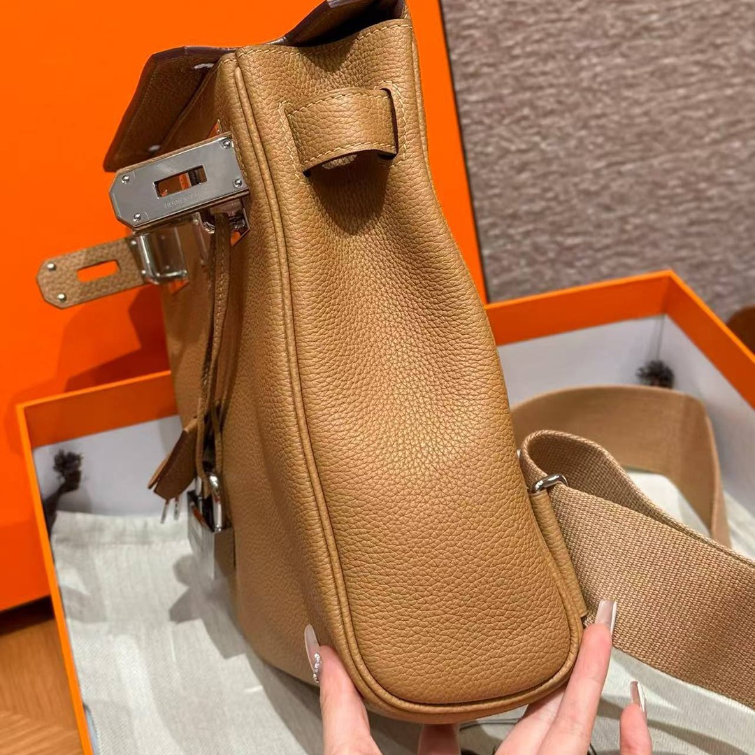 Hermès Hac a Dos PM Backpack Handmade In Togo Calfskin Leather Silver Hardware 21 Natural Sable - Image 4