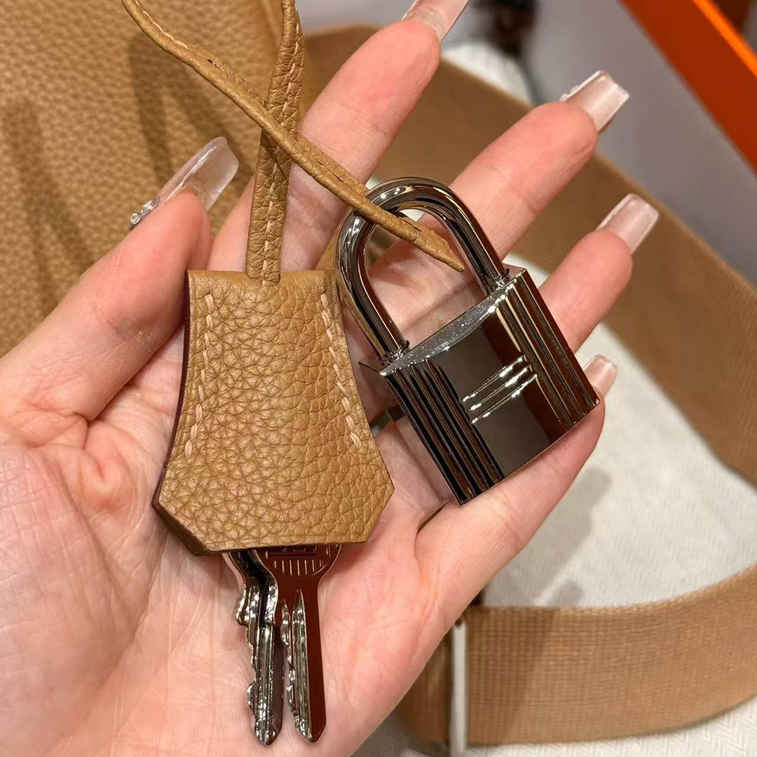 Hermès Hac a Dos PM Backpack Handmade In Togo Calfskin Leather Silver Hardware 21 Natural Sable - Image 3
