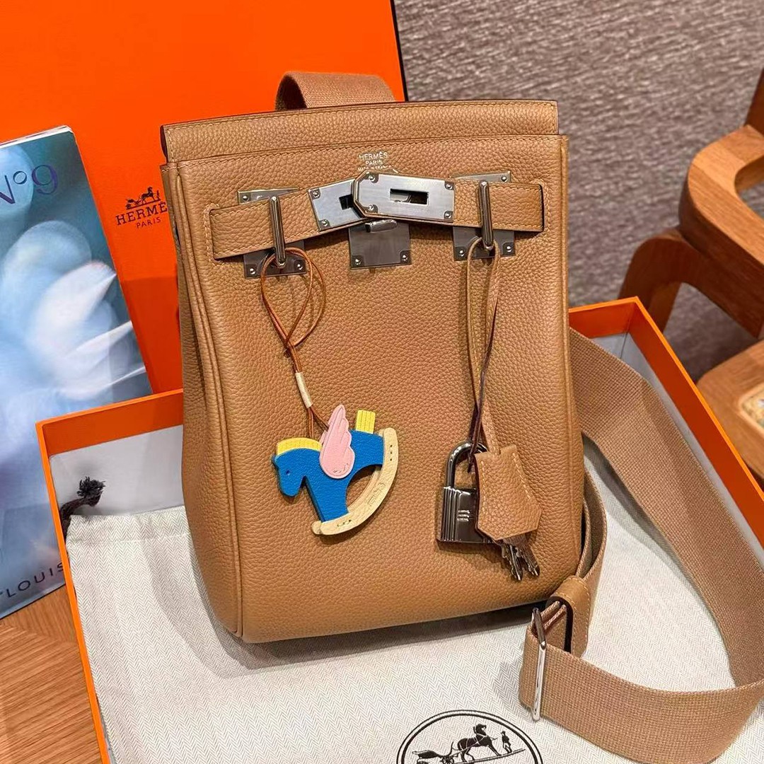Hermès Hac a Dos PM Backpack Handmade In Togo Calfskin Leather Silver Hardware 21 Natural Sable