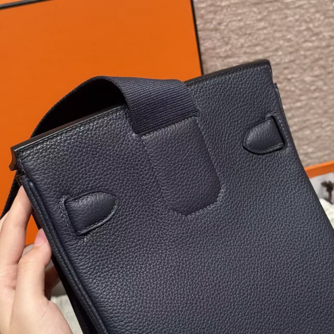 Hermès Hac a Dos PM Backpack Handmade In Togo Calfskin Leather Silver Hardware 2Z Blue Nuit - Image 7