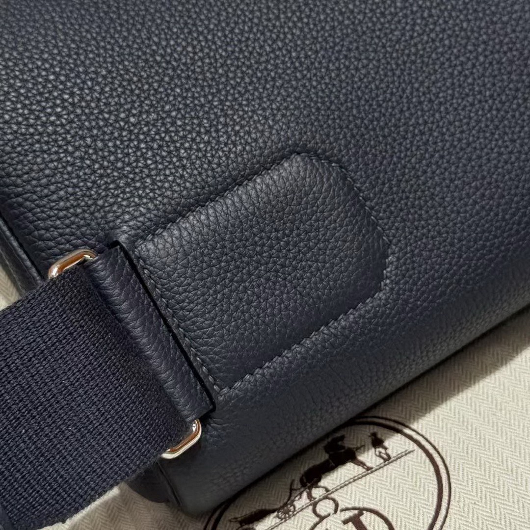 Hermès Hac a Dos PM Backpack Handmade In Togo Calfskin Leather Silver Hardware 2Z Blue Nuit - Image 5