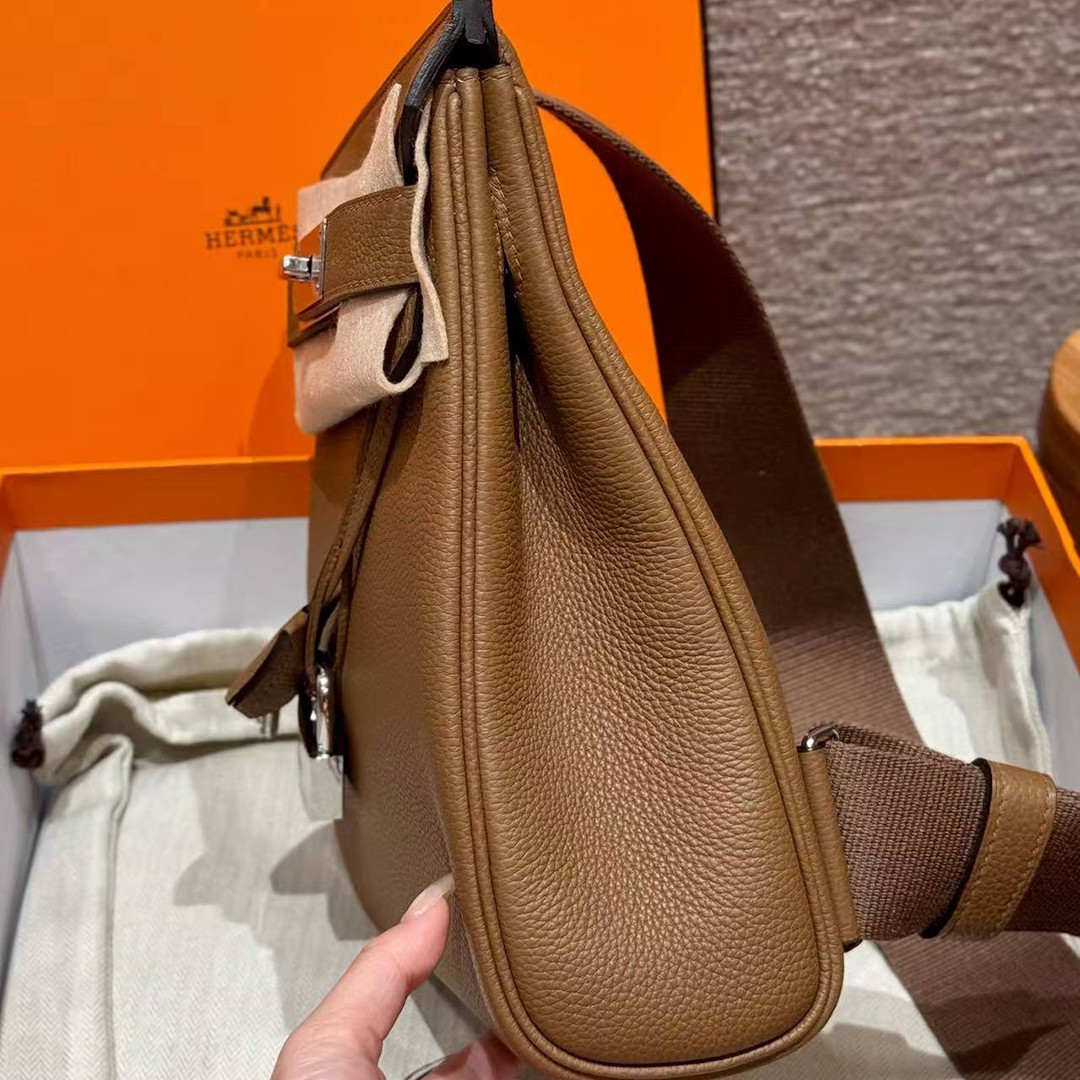 Hermès Hac a Dos PM Backpack Handmade In Togo Calfskin Leather Silver Hardware 3G Alezan - Image 18