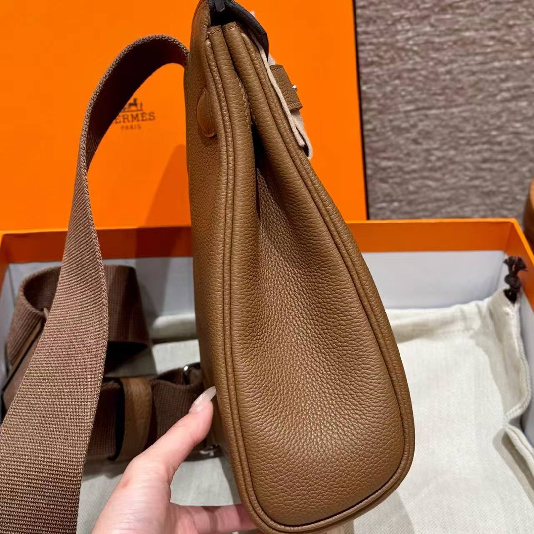 Hermès Hac a Dos PM Backpack Handmade In Togo Calfskin Leather Silver Hardware 3G Alezan - Image 17