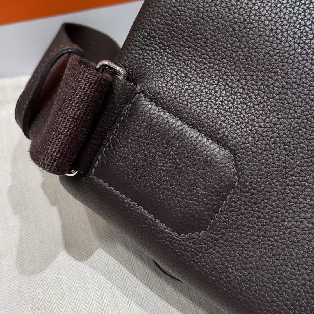 Hermès Hac a Dos PM Backpack Handmade In Togo Calfskin Leather Silver Hardware 46 Ebene - Image 4