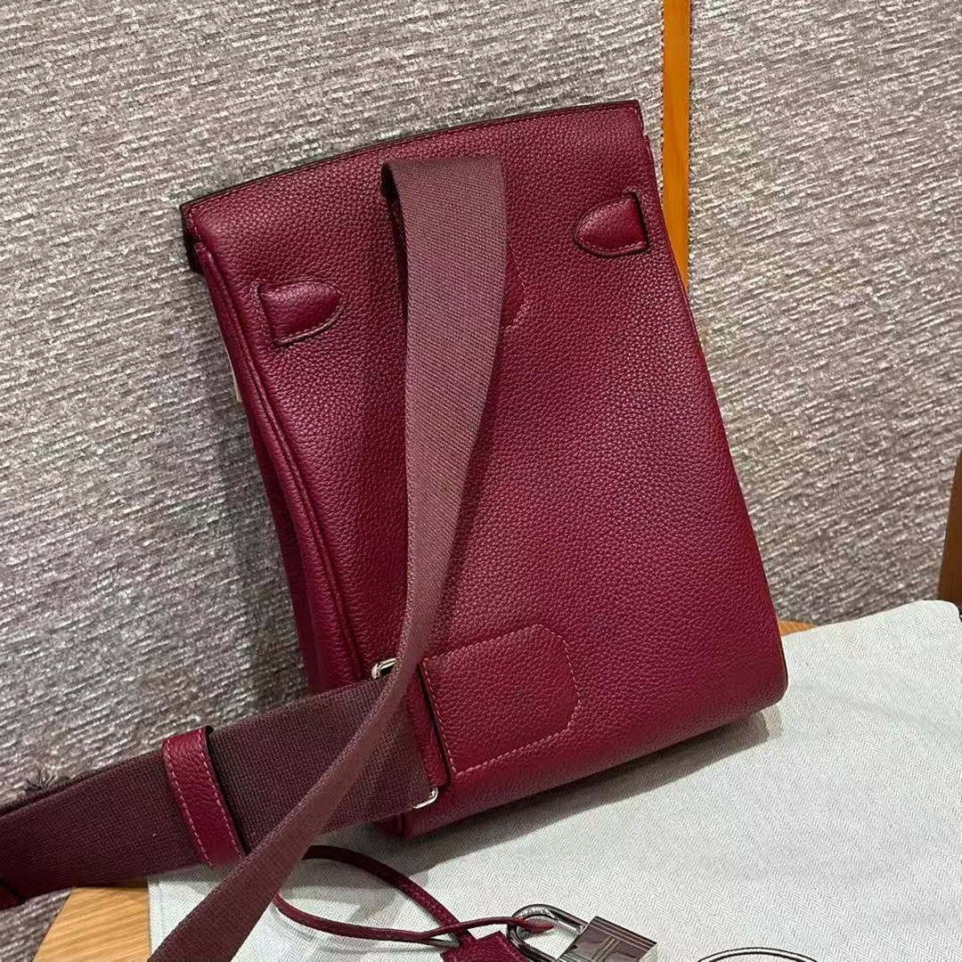 Hermès Hac a Dos PM Backpack Handmade In Togo Calfskin Leather Silver Hardware 55 Rouge H - Image 2