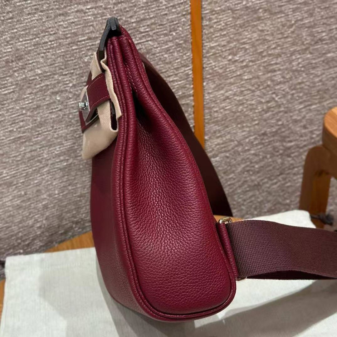 Hermès Hac a Dos PM Backpack Handmade In Togo Calfskin Leather Silver Hardware 55 Rouge H - Image 14