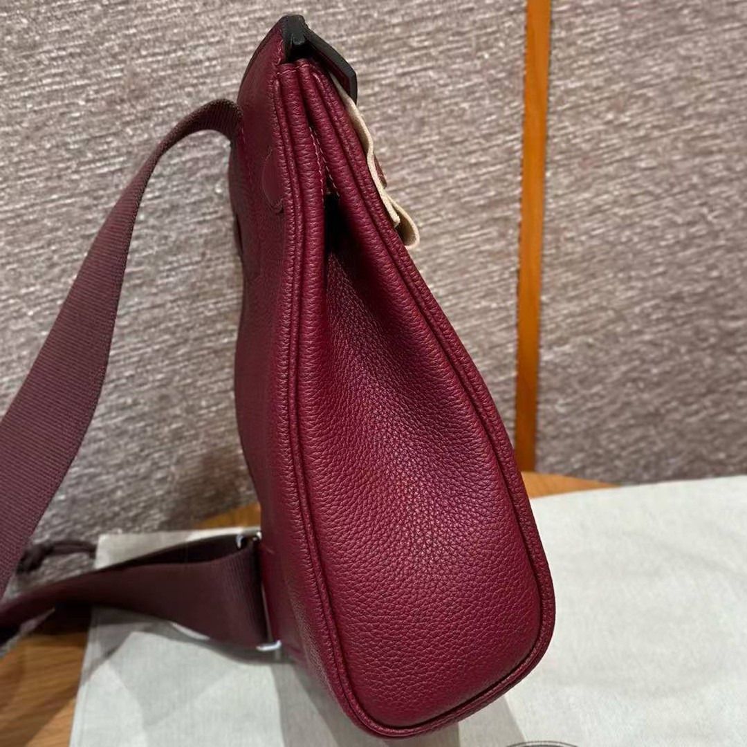 Hermès Hac a Dos PM Backpack Handmade In Togo Calfskin Leather Silver Hardware 55 Rouge H - Image 13