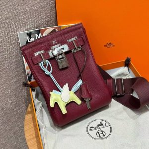 Hermès Hac a Dos PM Backpack Handmade In Togo Calfskin Leather Silver Hardware 55 Rouge H - Image 4