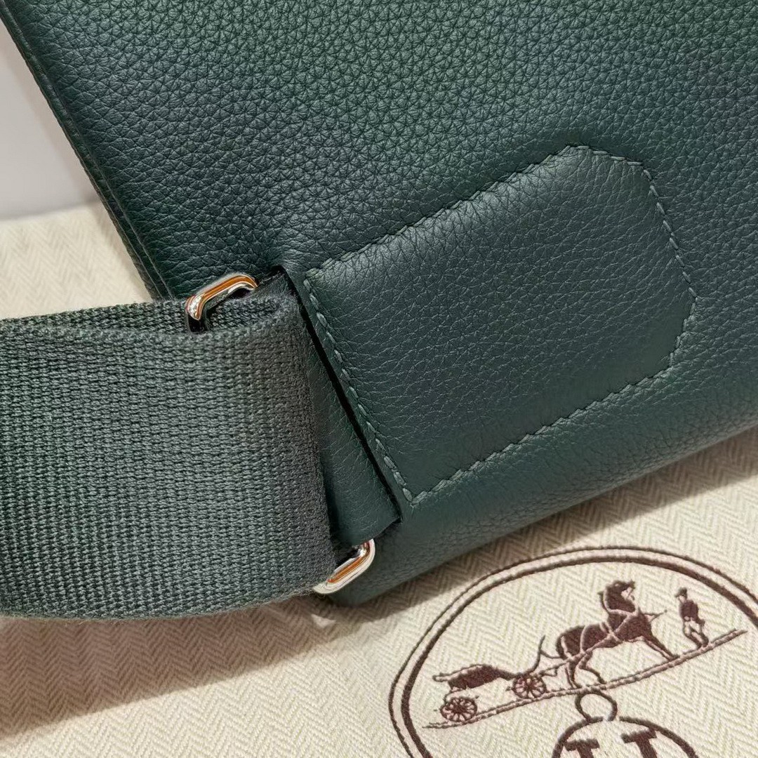 Hermès Hac a Dos PM Backpack Handmade In Togo Calfskin Leather Silver Hardware 60 Vert Cypress - Image 12