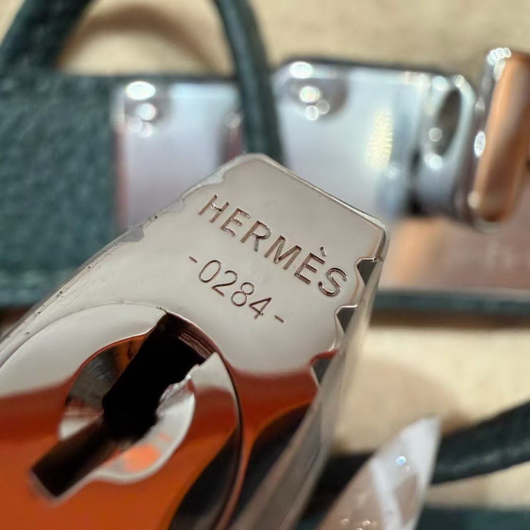 Hermès Hac a Dos PM Backpack Handmade In Togo Calfskin Leather Silver Hardware 60 Vert Cypress - Image 8