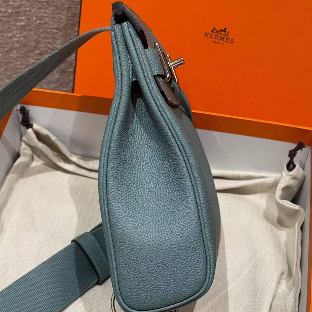 Hermès Hac a Dos PM Backpack Handmade In Togo Calfskin Leather Silver Hardware 7G Ciel - Image 7