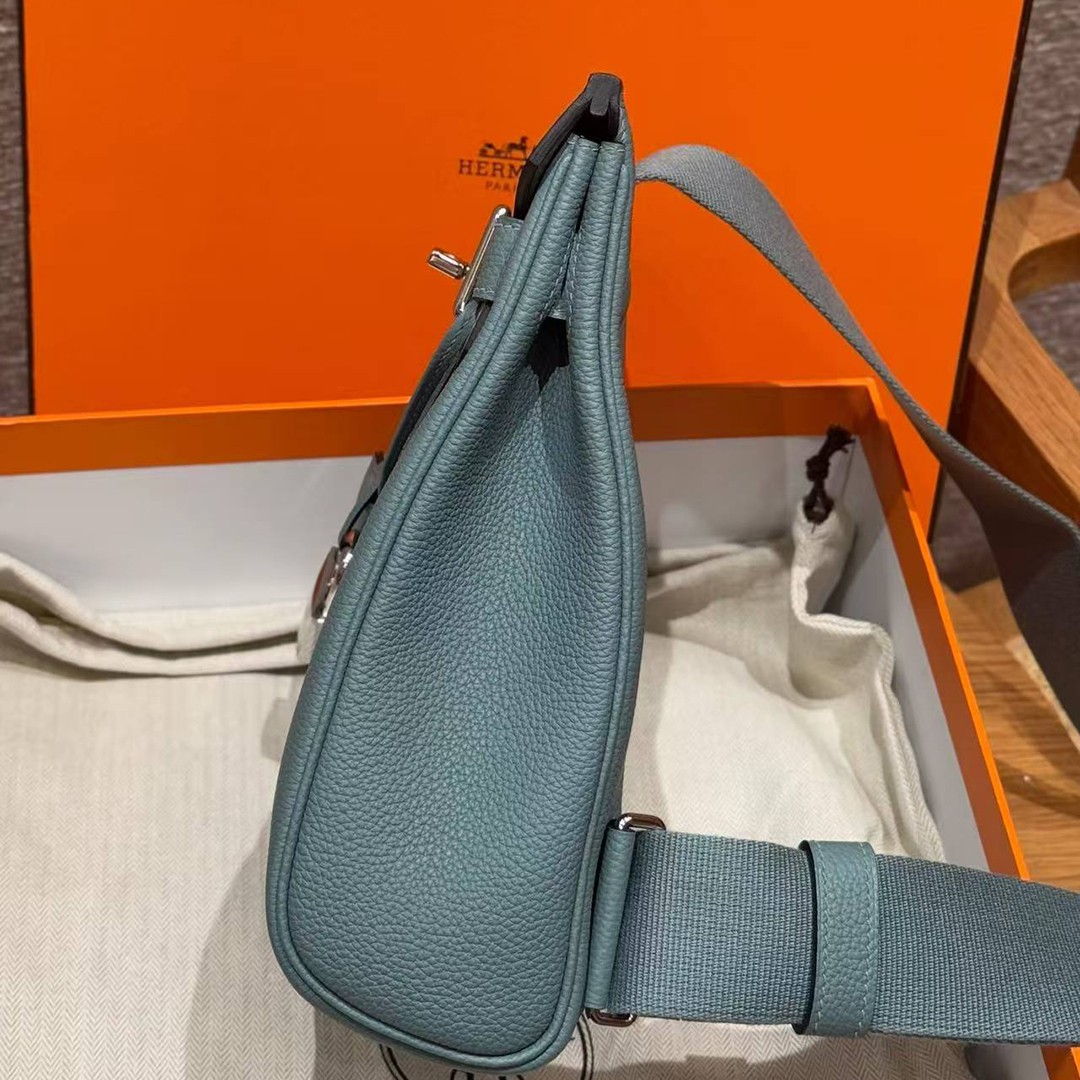 Hermès Hac a Dos PM Backpack Handmade In Togo Calfskin Leather Silver Hardware 7G Ciel - Image 6
