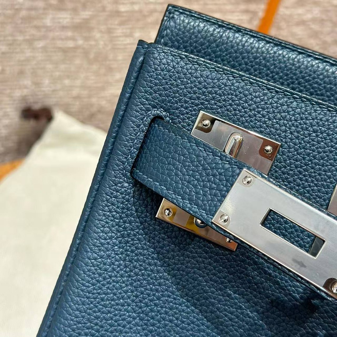 Hermès Hac a Dos PM Backpack Handmade In Togo Calfskin Leather Silver Hardware 7P Bleu Presse - Image 15