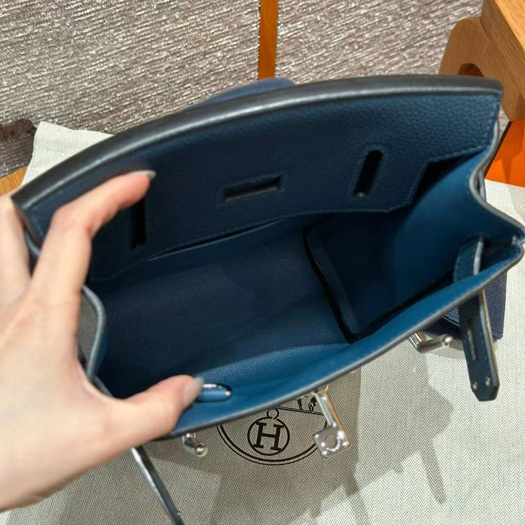 Hermès Hac a Dos PM Backpack Handmade In Togo Calfskin Leather Silver Hardware 7P Bleu Presse - Image 13