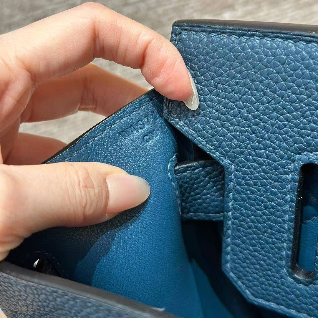 Hermès Hac a Dos PM Backpack Handmade In Togo Calfskin Leather Silver Hardware 7P Bleu Presse - Image 10