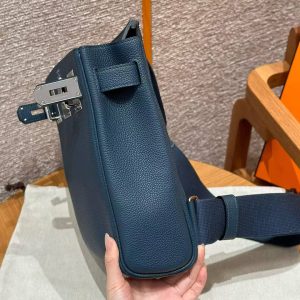 Hermès Hac a Dos PM Backpack Handmade In Togo Calfskin Leather Silver Hardware 7P Bleu Presse - Image 8