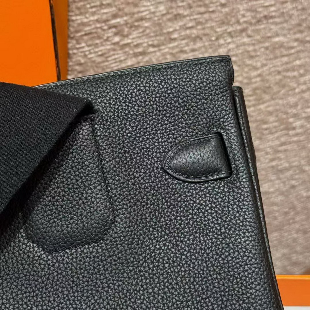 Hermès Hac a Dos PM Backpack Handmade In Togo Calfskin Leather Silver Hardware 89 Noir - Image 7