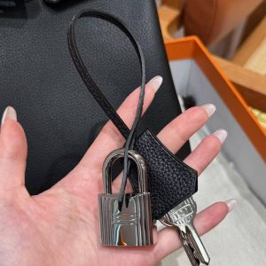 Hermès Hac a Dos PM Backpack Handmade In Togo Calfskin Leather Silver Hardware 89 Noir - Image 3