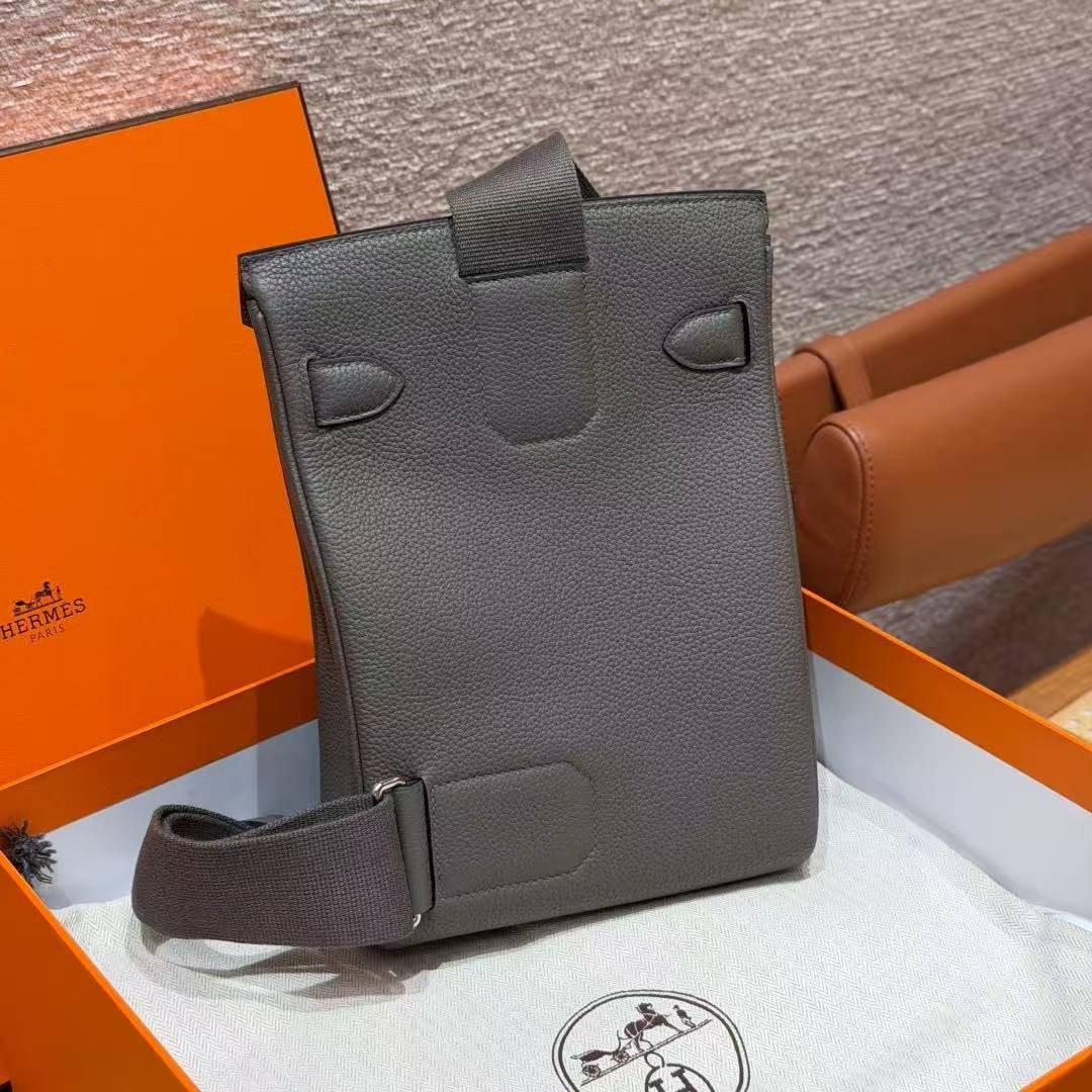 Hermès Hac a Dos PM Backpack Handmade In Togo Calfskin Leather Silver Hardware 8F Gris Etain - Image 20