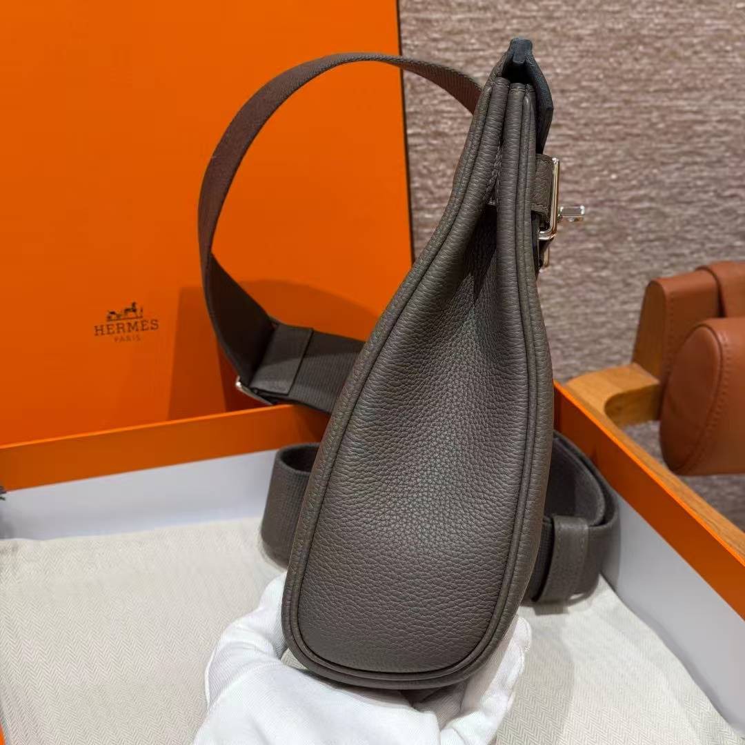 Hermès Hac a Dos PM Backpack Handmade In Togo Calfskin Leather Silver Hardware 8F Gris Etain - Image 19