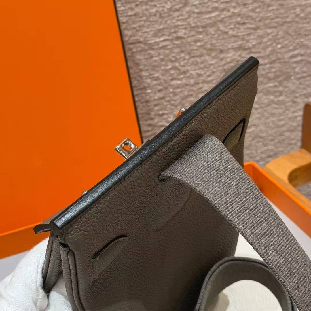 Hermès Hac a Dos PM Backpack Handmade In Togo Calfskin Leather Silver Hardware 8F Gris Etain - Image 14