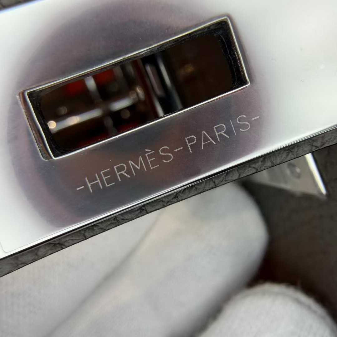 Hermès Hac a Dos PM Backpack Handmade In Togo Calfskin Leather Silver Hardware 8F Gris Etain - Image 10
