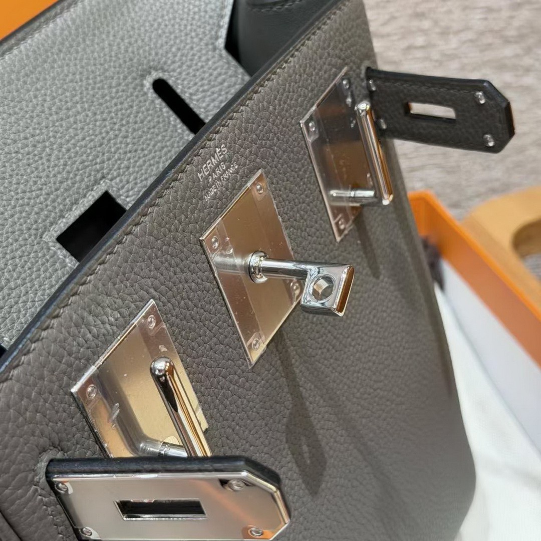 Hermès Hac a Dos PM Backpack Handmade In Togo Calfskin Leather Silver Hardware 8F Gris Etain - Image 8