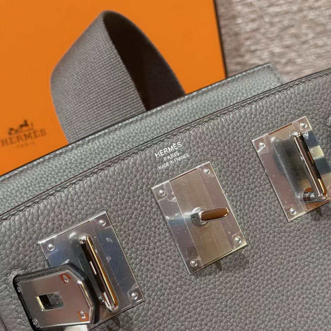 Hermès Hac a Dos PM Backpack Handmade In Togo Calfskin Leather Silver Hardware 8F Gris Etain - Image 7