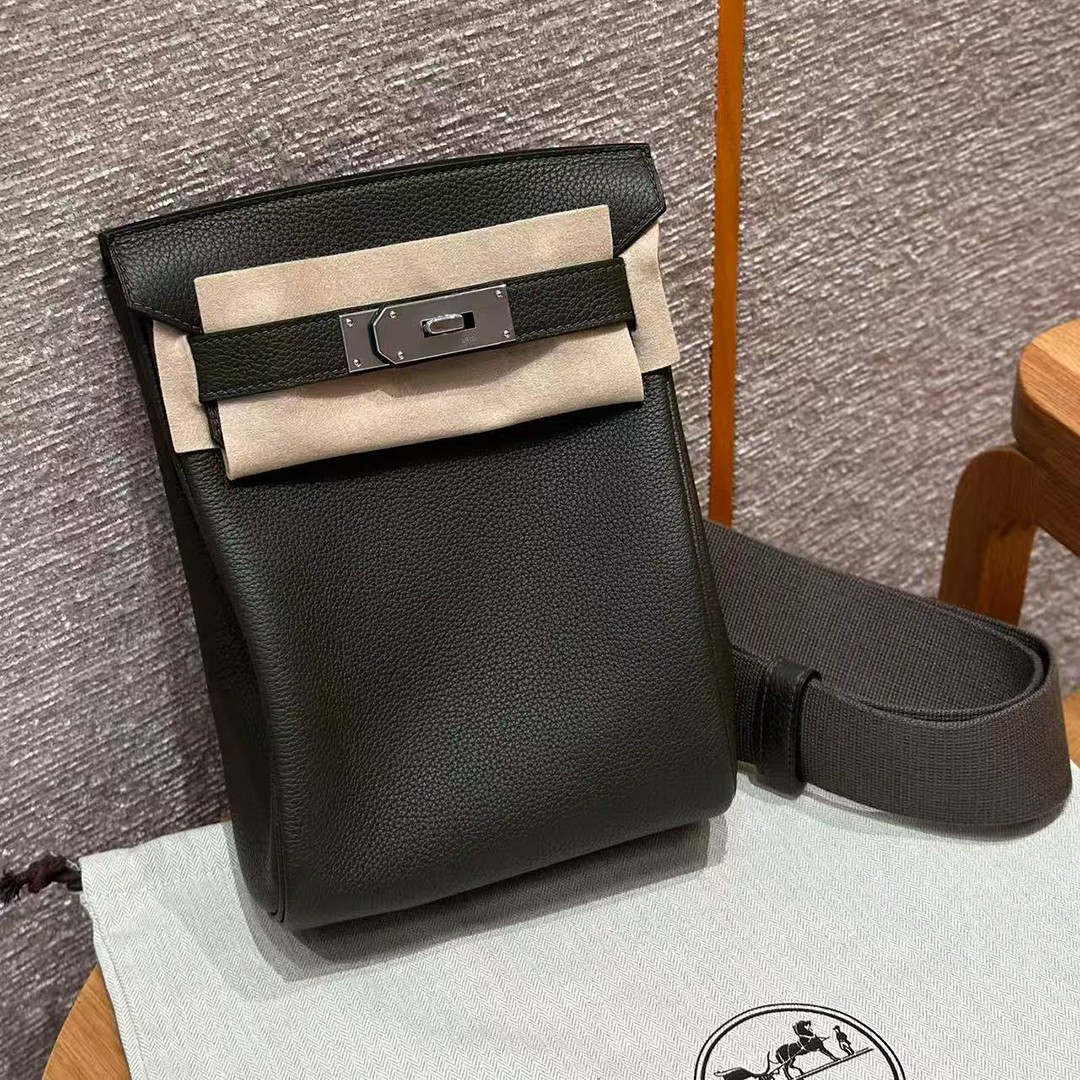 Hermès Hac a Dos PM Backpack Handmade In Togo Calfskin Leather Silver Hardware C6 Vert Gris - Image 15