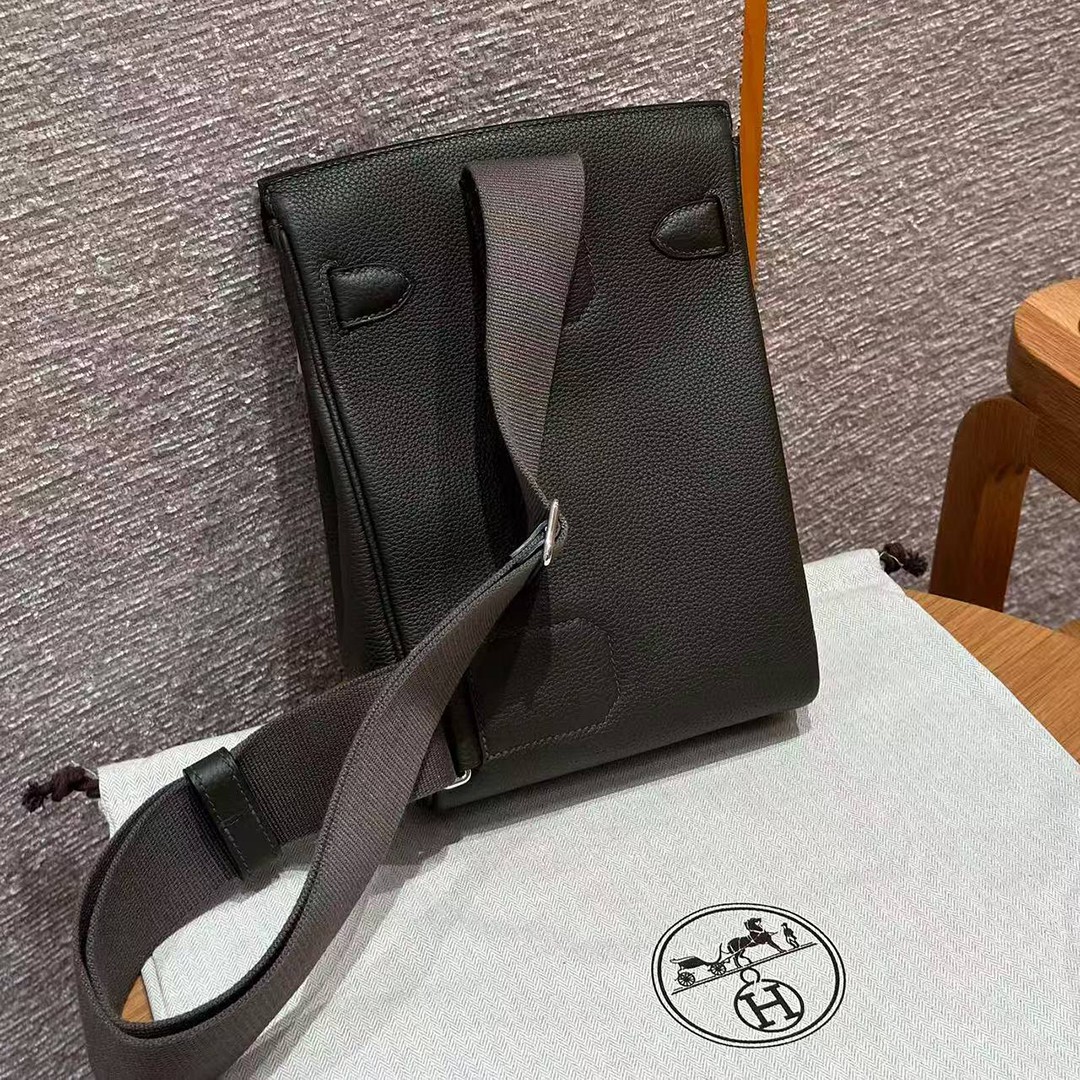 Hermès Hac a Dos PM Backpack Handmade In Togo Calfskin Leather Silver Hardware C6 Vert Gris - Image 14