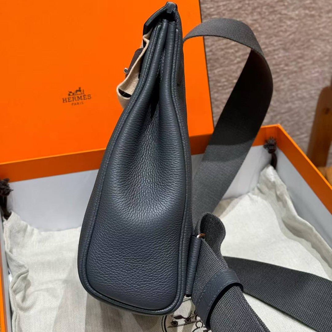Hermès Hac a Dos PM Backpack Handmade In Togo Calfskin Leather Silver Hardware H0 Gris Misty - Image 17
