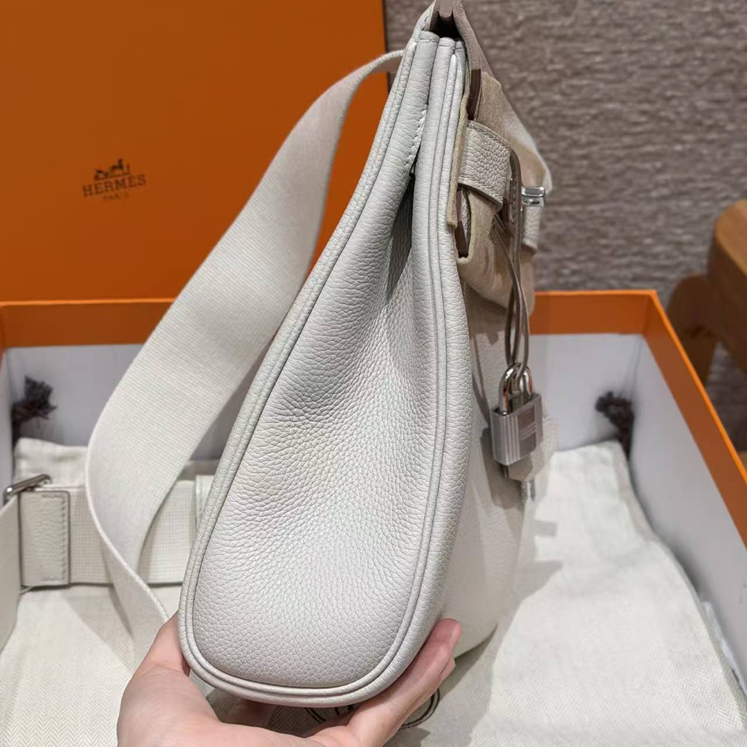 Hermès Hac a Dos PM Backpack Handmade In Togo Calfskin Leather Silver Hardware M4 Gris Pale - Image 14