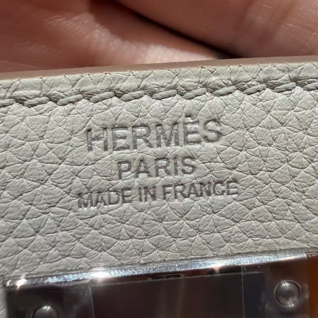 Hermès Hac a Dos PM Backpack Handmade In Togo Calfskin Leather Silver Hardware M4 Gris Pale - Image 10