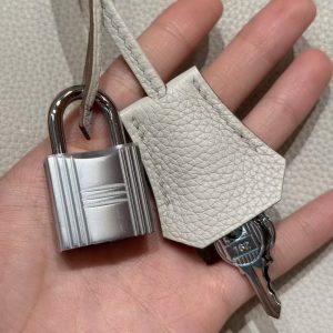 Hermès Hac a Dos PM Backpack Handmade In Togo Calfskin Leather Silver Hardware M4 Gris Pale - Image 5