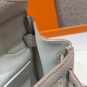 Hermès Hac a Dos PM Backpack Handmade In Togo Calfskin Leather Silver Hardware M4 Gris Pale - Image 4