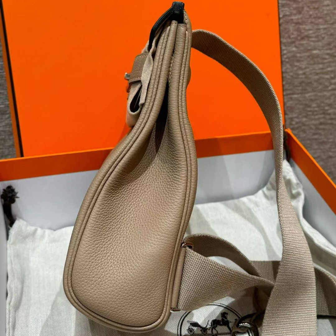 Hermès Hac a Dos PM Backpack Handmade In Togo Calfskin Leather Silver Hardware S2 Trench - Image 17