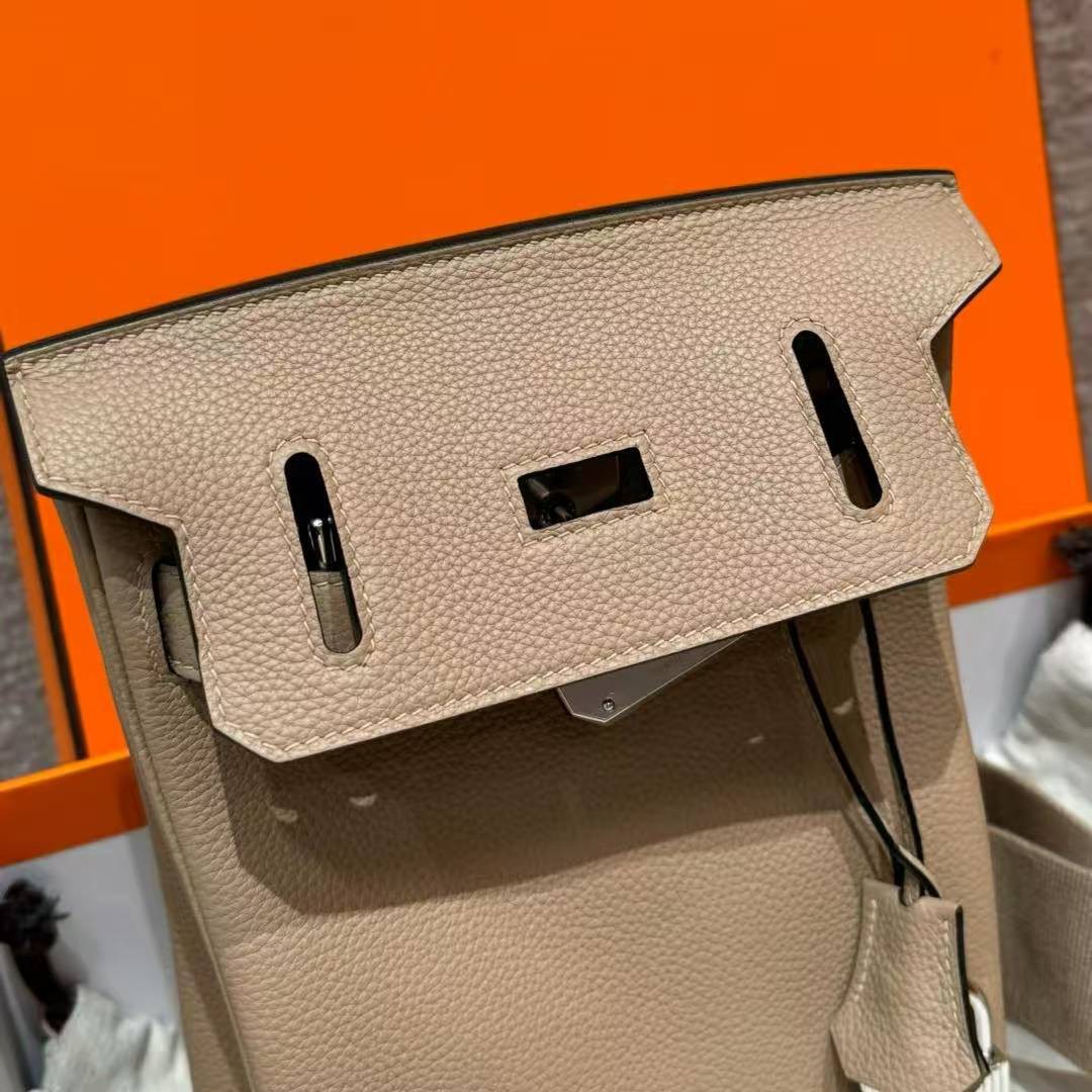 Hermès Hac a Dos PM Backpack Handmade In Togo Calfskin Leather Silver Hardware S2 Trench - Image 15
