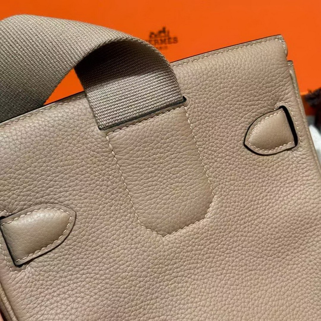 Hermès Hac a Dos PM Backpack Handmade In Togo Calfskin Leather Silver Hardware S2 Trench - Image 10