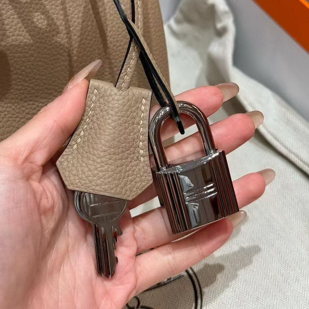 Hermès Hac a Dos PM Backpack Handmade In Togo Calfskin Leather Silver Hardware S2 Trench - Image 5